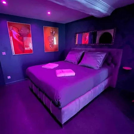 Апартаменты Loveroom En Aparte Кан